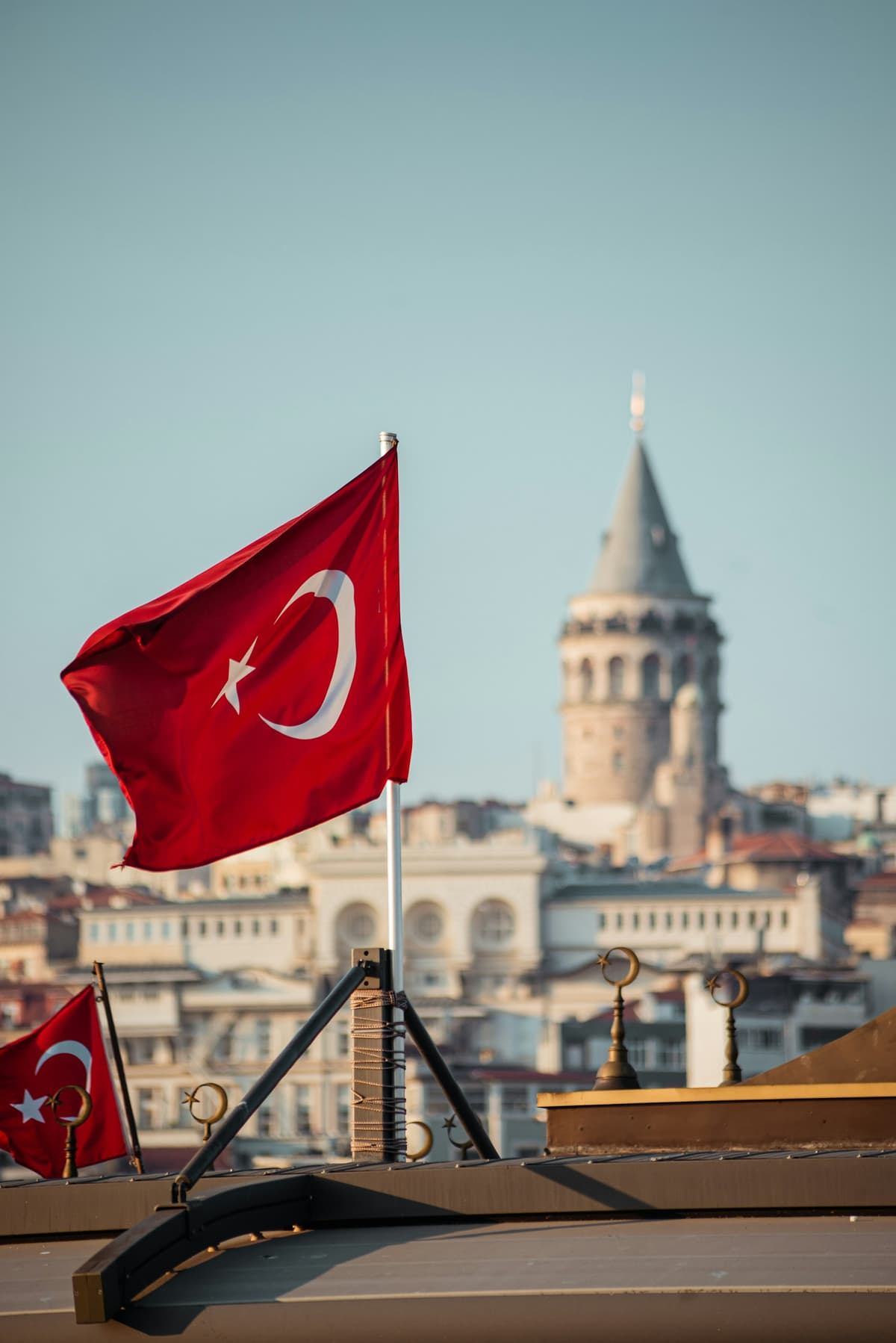 Top Advantages of Using an eSIM in Turkey